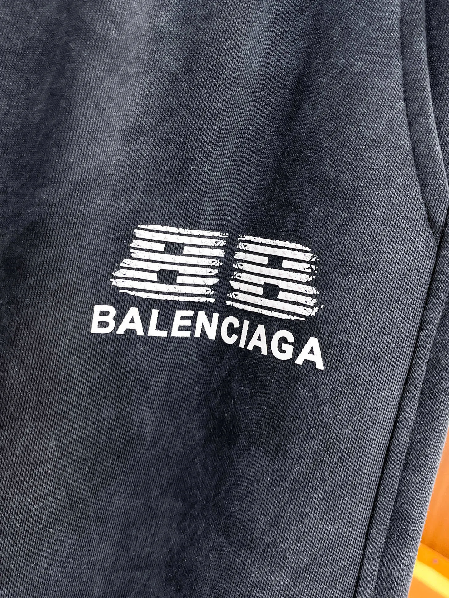 Balenciaga 🆕2026 Autumn and Winter New Arrival Casual Pants! The official website will be released simultaneously. Brand Classic LOGO casual pants, customized fabrics, excellent comfort and strong touch. Highly recognisable, perfect appearance and craftsmanship. Size:M-3XL